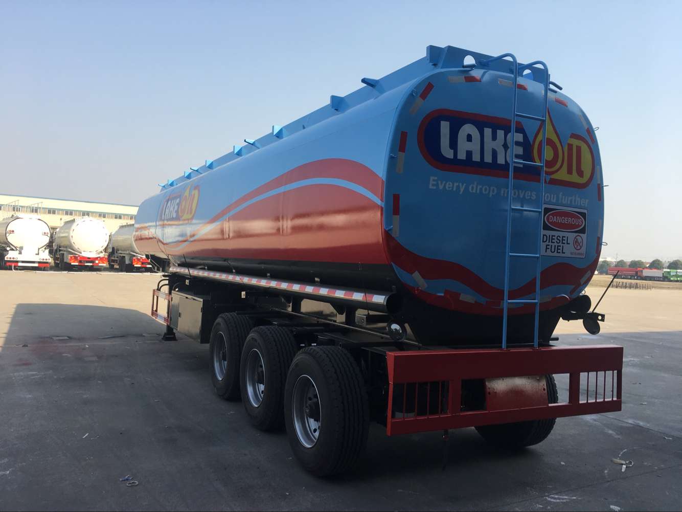 3 محاور ناقلة وقود نصف مقطورة