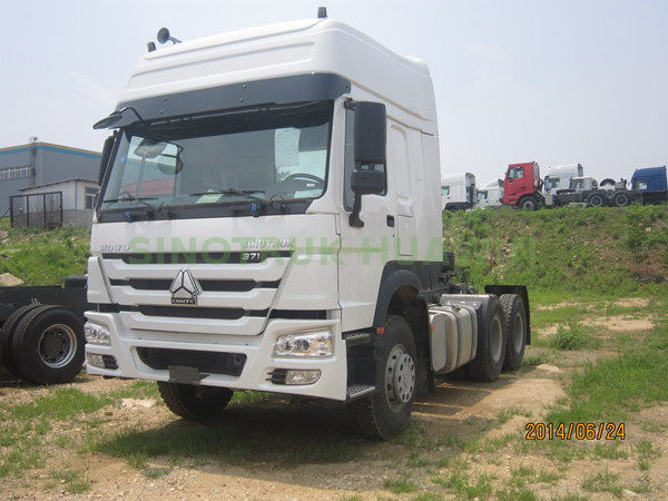 شاحنة جرار SINOTRUK HOWO 6x4 مع اثنين من النائمين