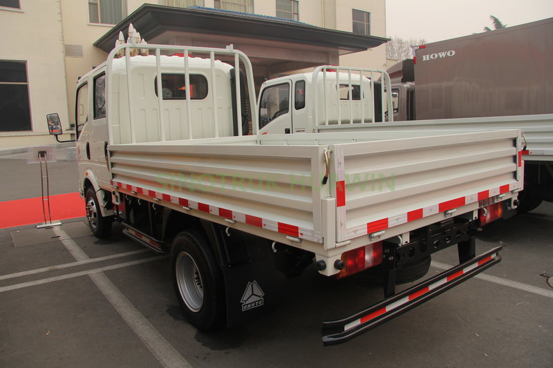 ساينو تراك HOWO Double Cabin 4 × 2 Cargo Truck