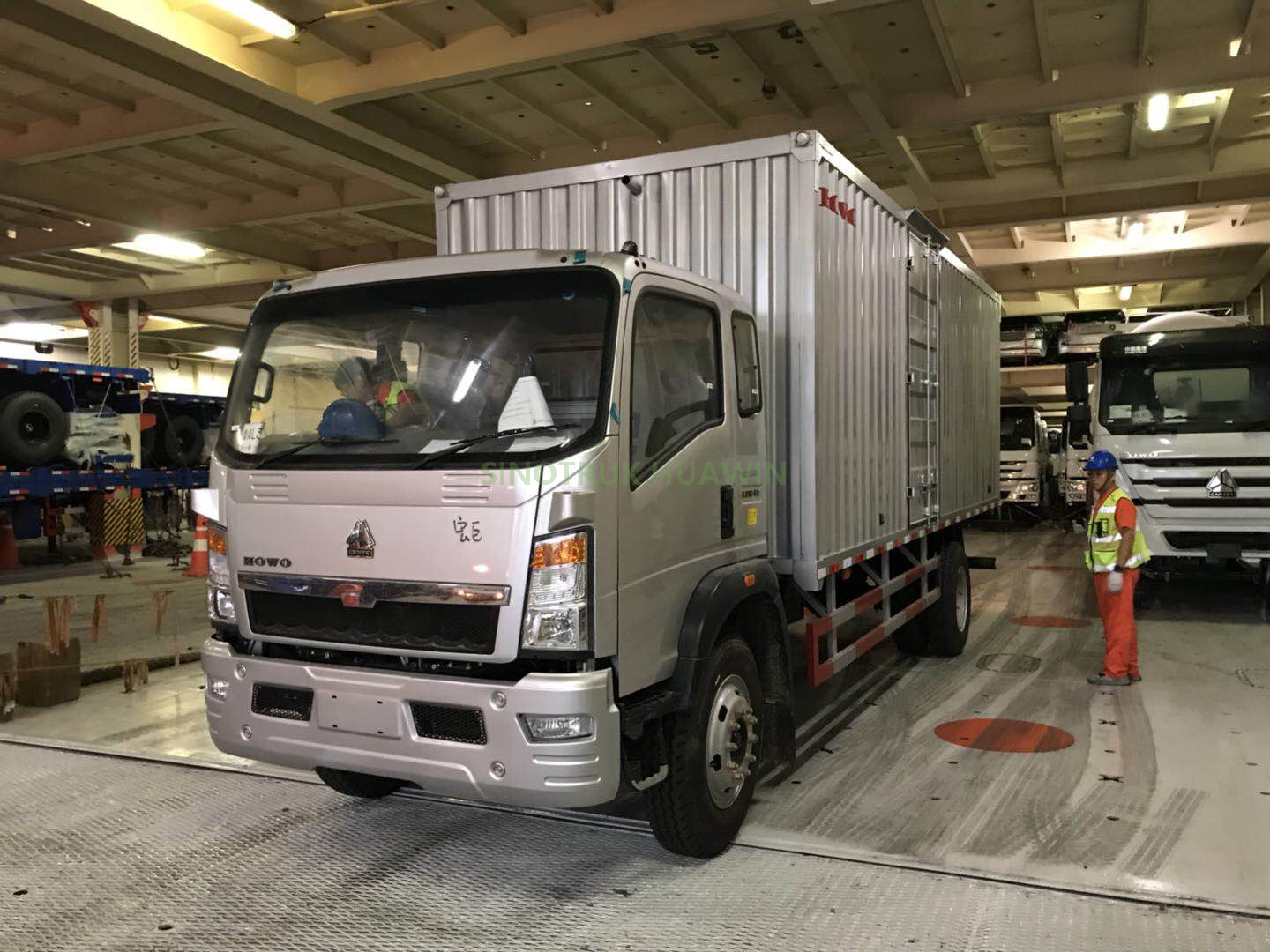 شاحنة ورشة SINOTRUK HOWO 4 × 2