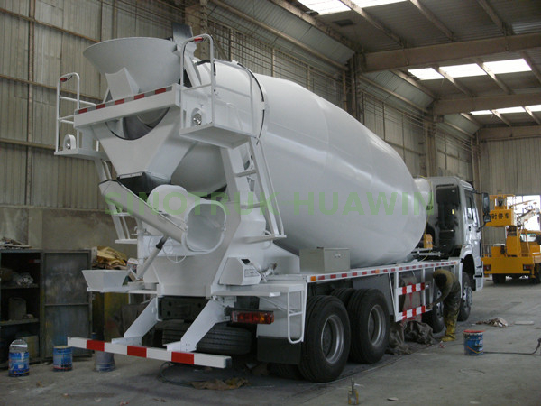 شاحنة خلط الخرسانة HOWO 8X4 14CBM