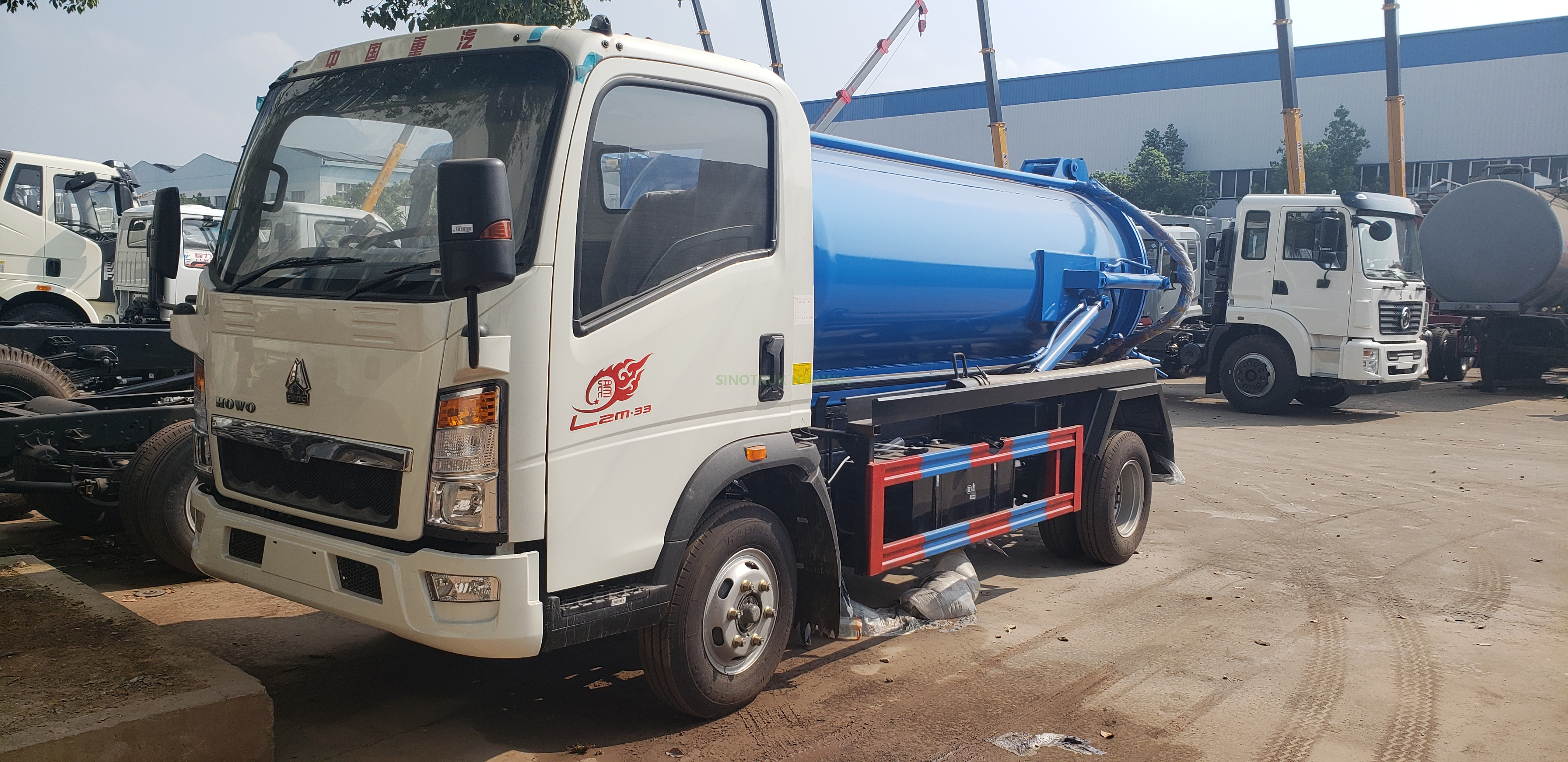 بيع SINOTRUK HOWO Light Truck 4X2 Sewage Suction Truck