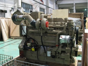 محرك سطح السفينة