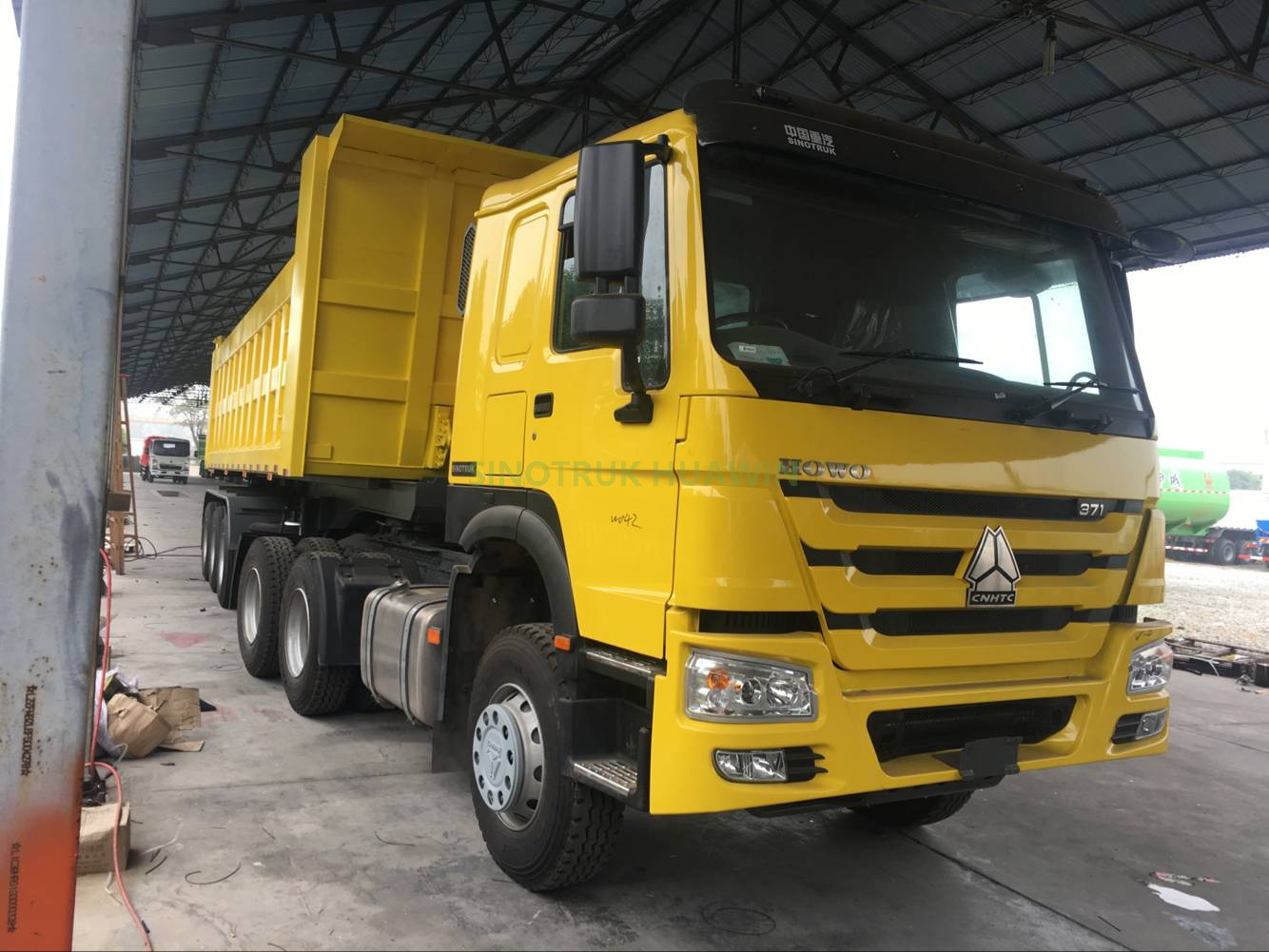 3 Axle 40 Tons Sinotruk Huawin Mining Dumper Dump Dump Tipper نصف مقطورة مع شكل U