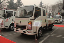 ساينو تراك HOWO Double Cabin 4 × 2 Cargo Truck