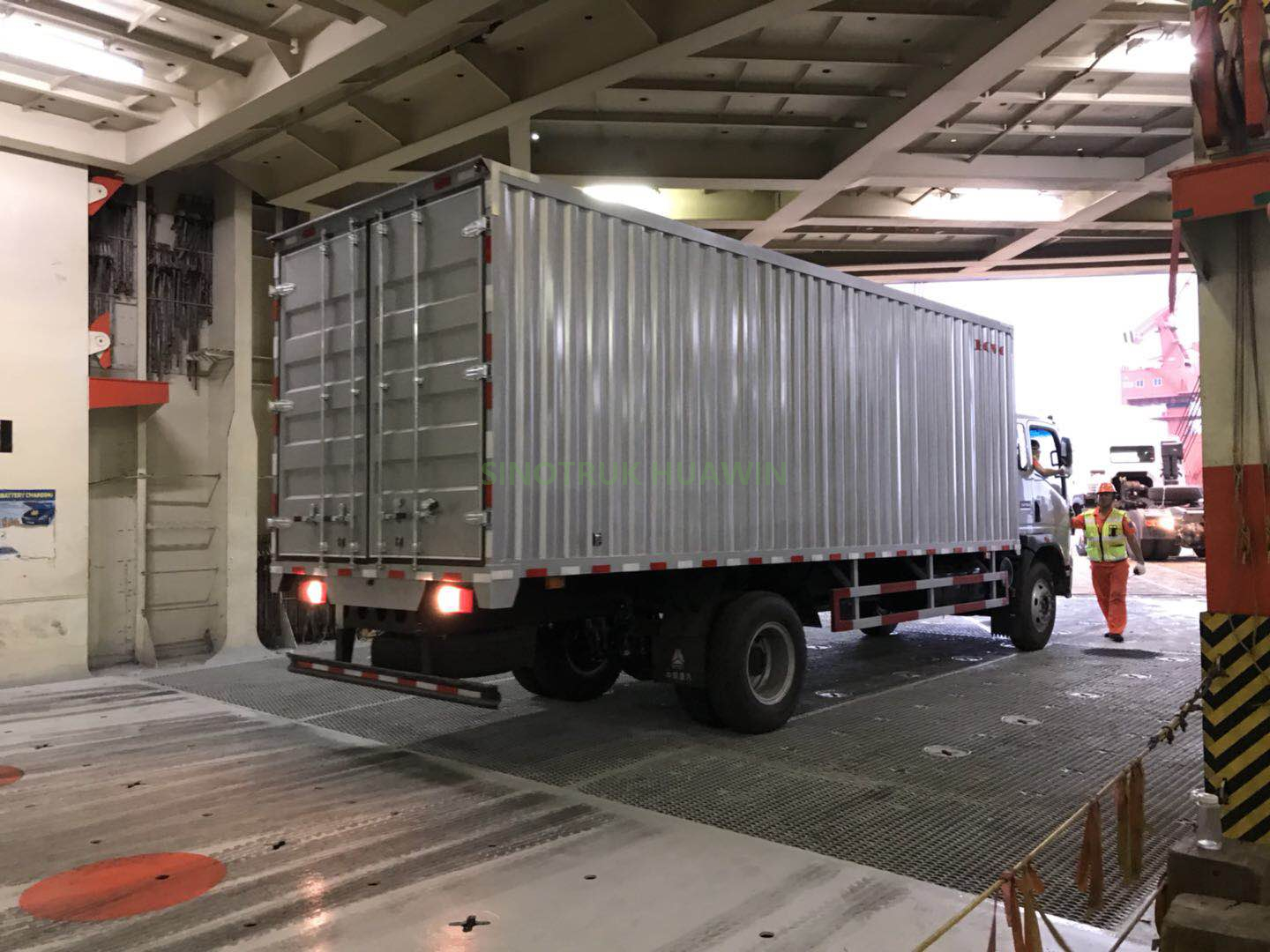 شاحنة ورشة SINOTRUK HOWO 4 × 2