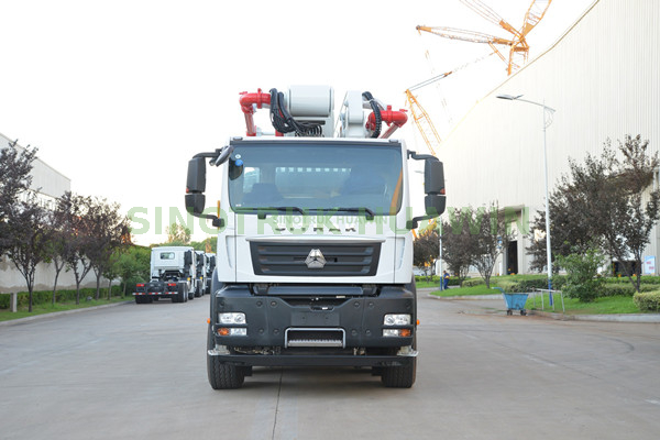 شاحنة خلط الخرسانة SINOTRUK T5G