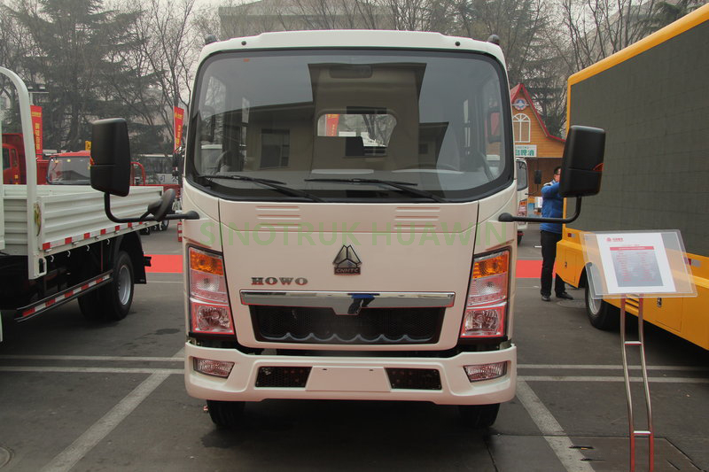 ساينو تراك HOWO Double Cabin 4 × 2 Cargo Truck