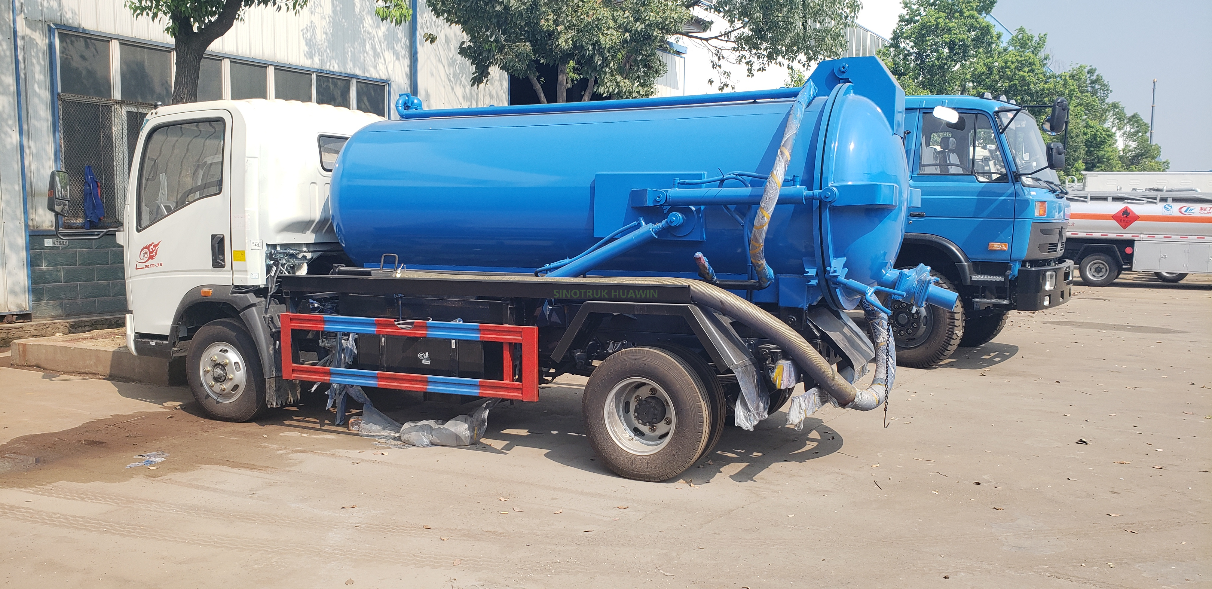 بيع SINOTRUK HOWO Light Truck 4X2 Sewage Suction Truck
