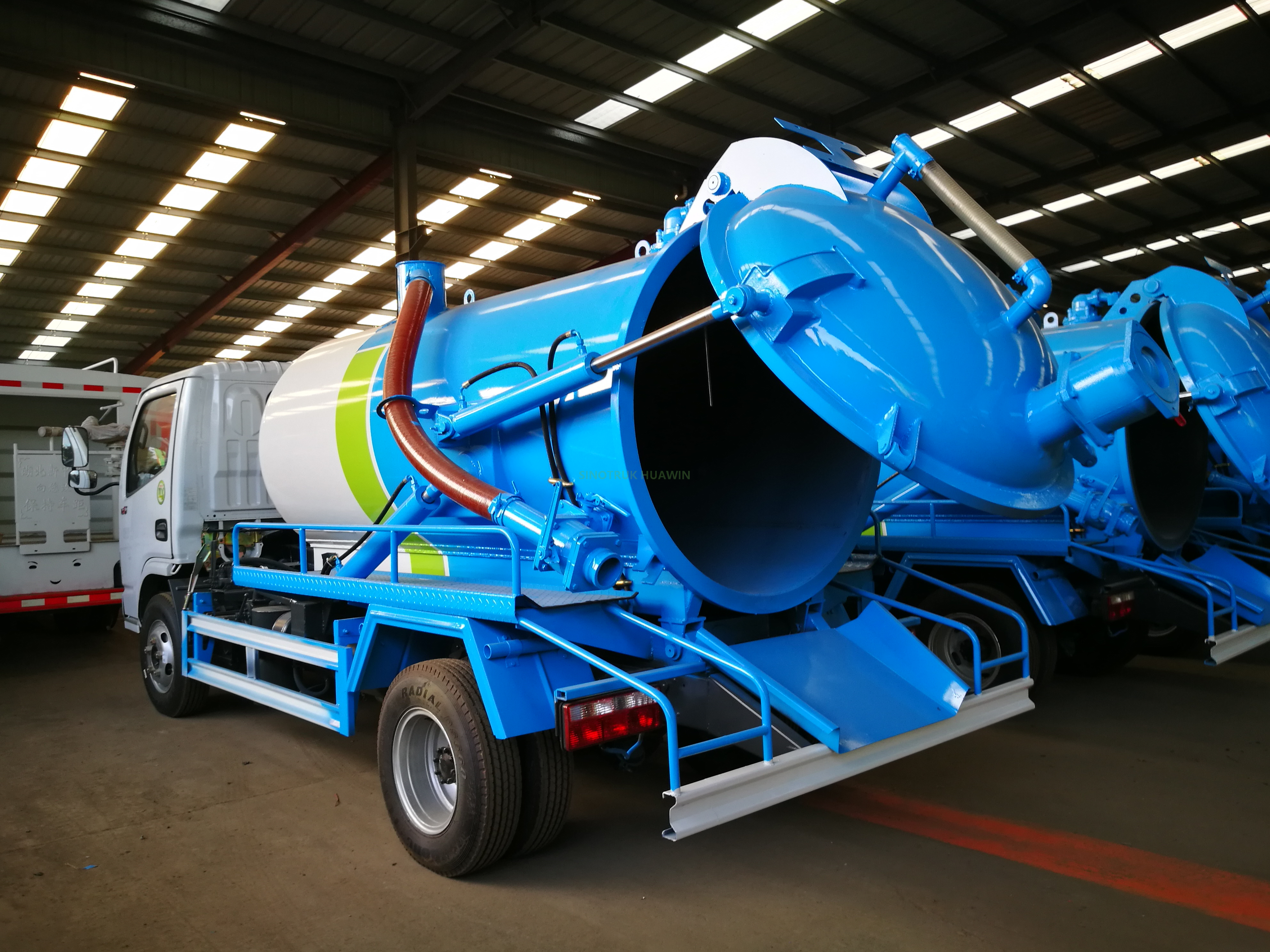بيع SINOTRUK HOWO Light Truck 4X2 Sewage Suction Truck