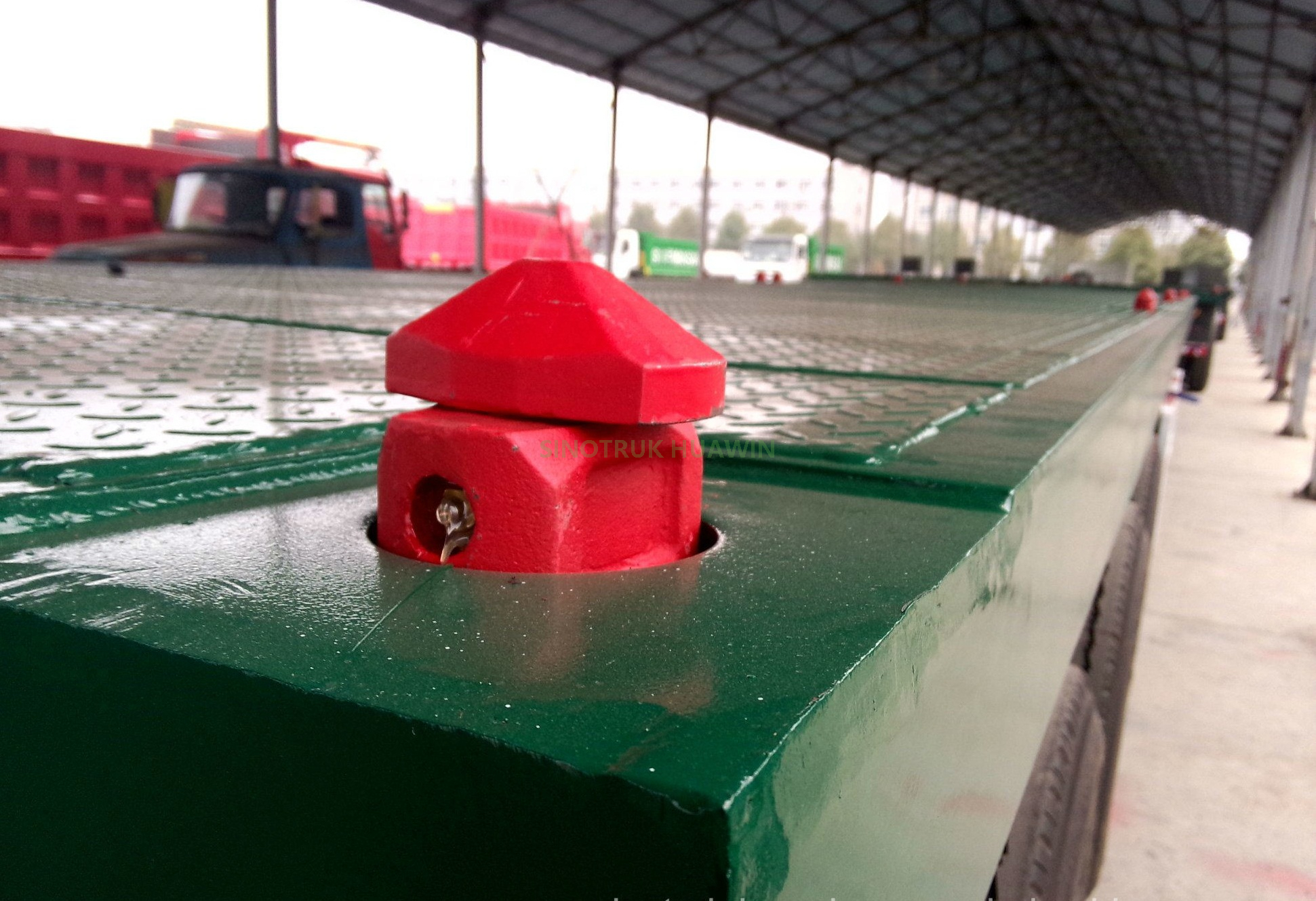 نصف مقطورة مسطحة SINOTRUK 40FT 3 Axles