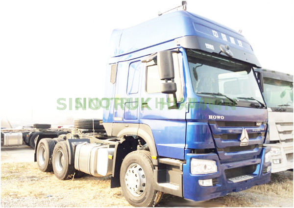 شاحنة جرار SINOTRUK HOWO 6x4 مع اثنين من النائمين