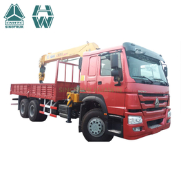 شاحنة HOWO 6x4 مع رافعة XCMG 14T
