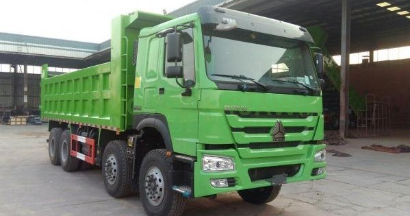 Sinotruck HOWO 8X4 40T شاحنة قلابة أمامية