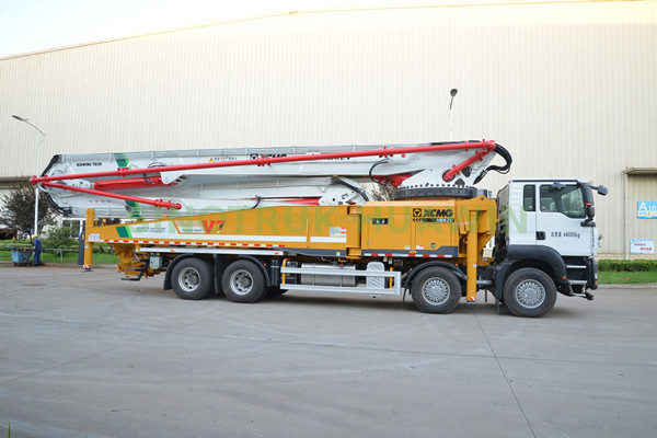 شاحنة خلط الخرسانة SINOTRUK T5G