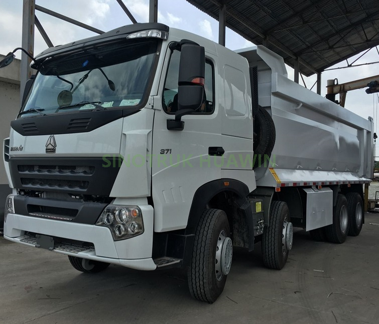 شاحنة قلابة أمامية SINOTRUK A7 8X4 لأفريقيا
