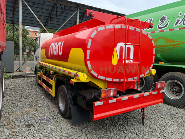 SINOTRUK HOWO 4X2 شاحنة للتزود بالوقود