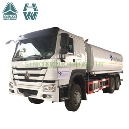 SINOTRUK HOWO 6X4 شاحنة صهريج زيت خزان الوقود