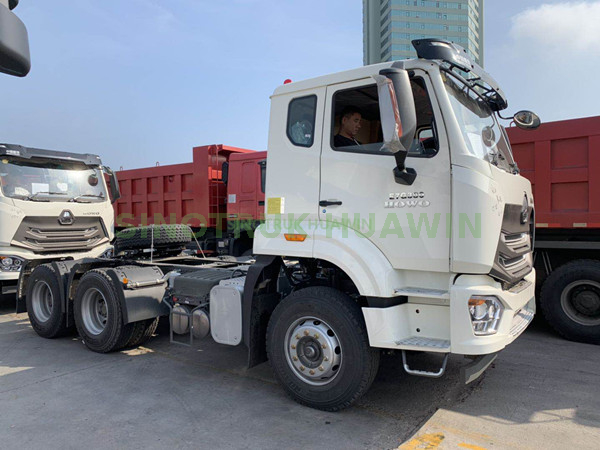 شاحنة جرار SINOTRUK HOWO E7G 6x4 لأفريقيا