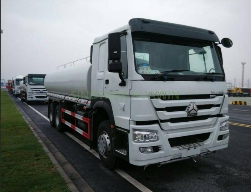 بيع شاحنة صهريج مياه SINOTRUK HOWO 6X4