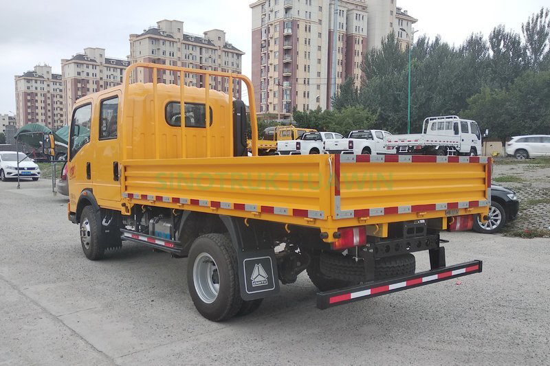 ساينو تراك HOWO Double Cabin 4 × 2 Cargo Truck