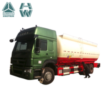 SINOTRUK HOWO 6X4 شاحنة صهريج أسمنت السائبة