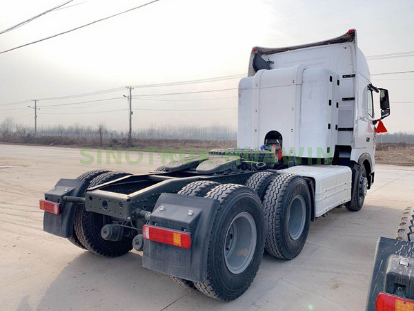 ساينو تراك HOWO 6X4 420hp CNG شاحنة جرار