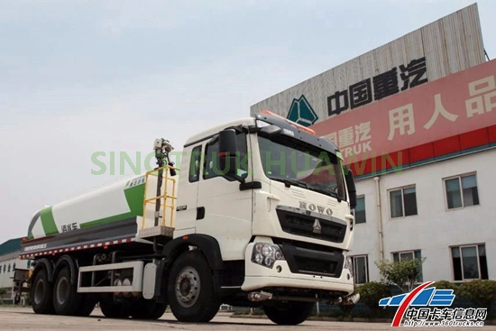 بيع شاحنة صهريج مياه SINOTRUK HOWO 6X4