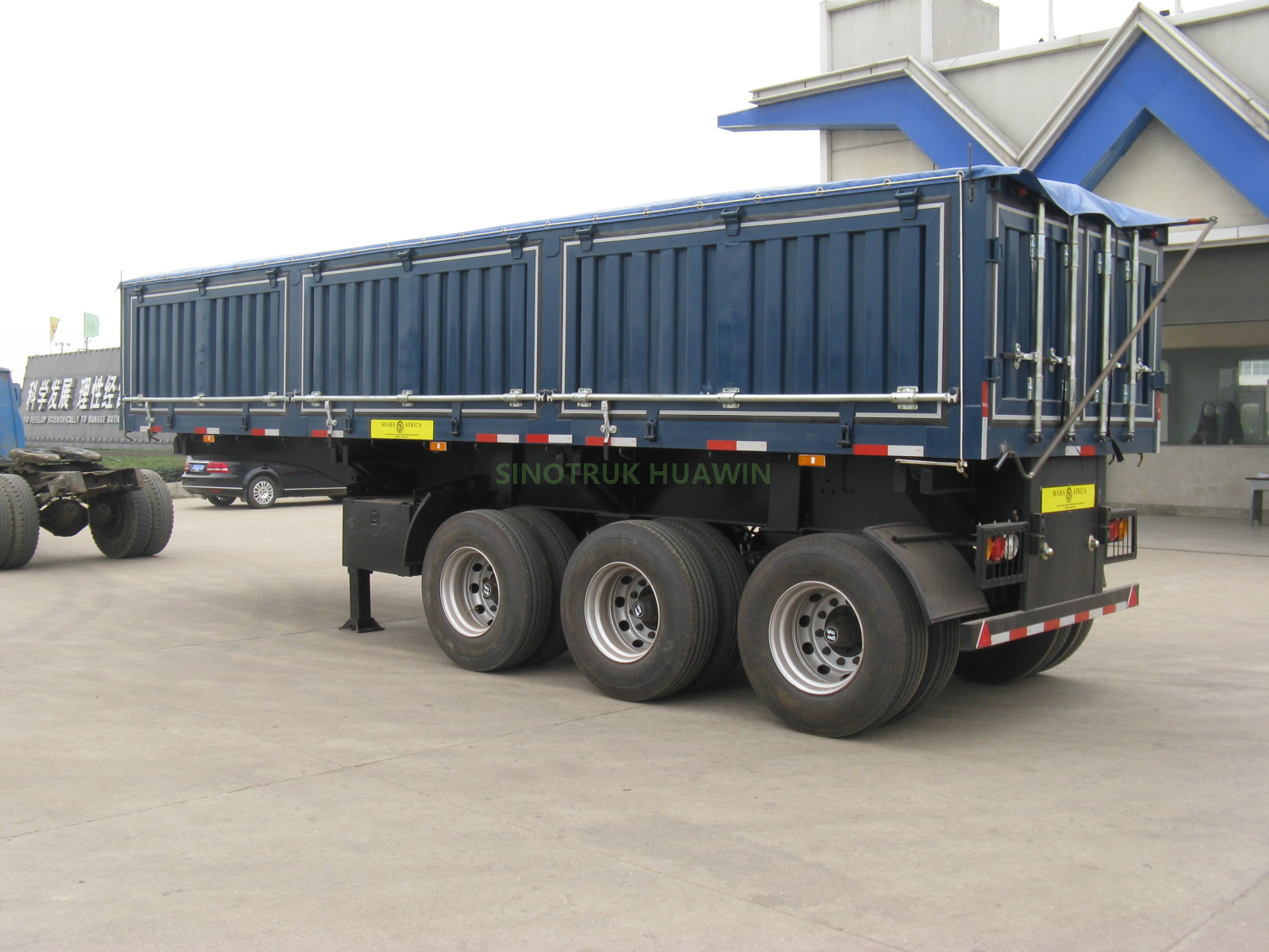 SINOTRUK 3 Axles Side قلابة نصف مقطورة