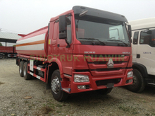 بيع شاحنة خزان وقود الزيت SINOTRUK HOWO 8X4