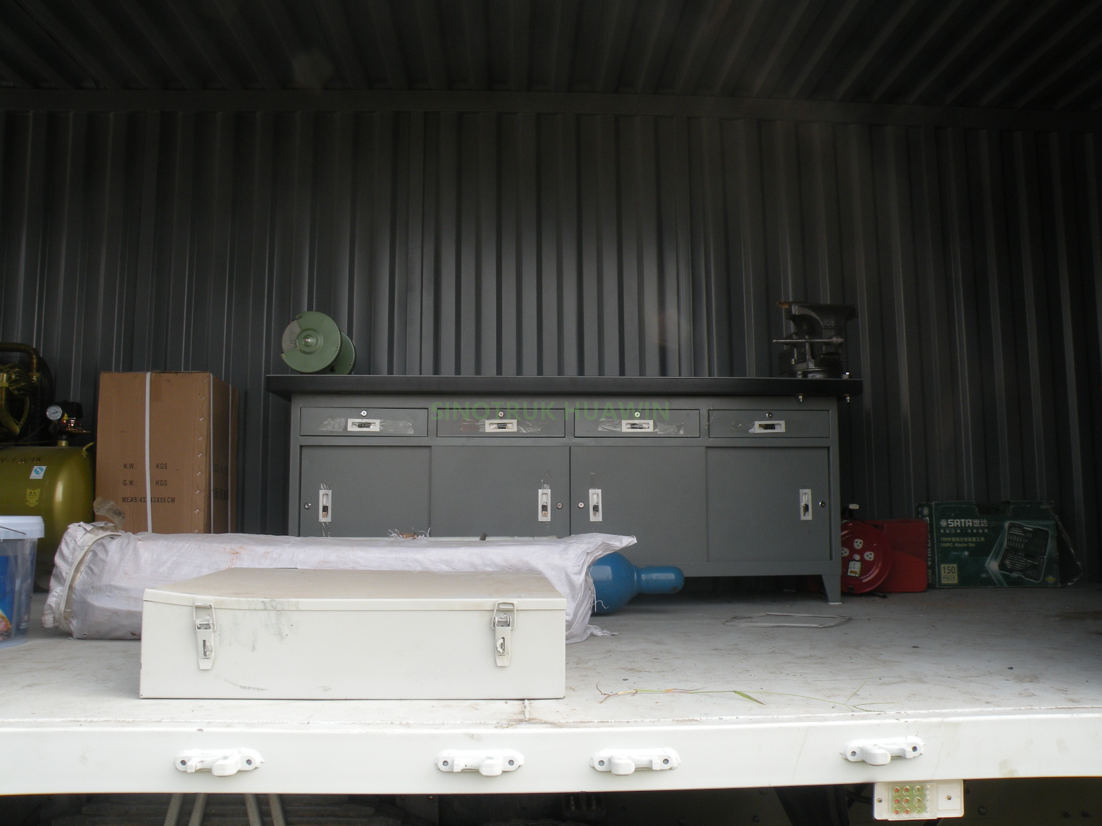 SINOTRUK HOWO Heavy Duty 6 × 4 Workshop Truck للبيع