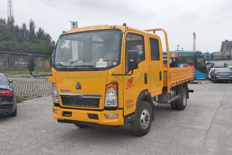 ساينو تراك HOWO Double Cabin 4 × 2 Cargo Truck
