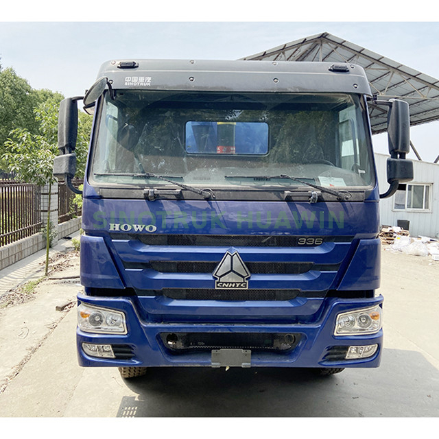 SINOTRUK HOWO 4X2 شاحنة الصرف الصحي لـ 10CBM