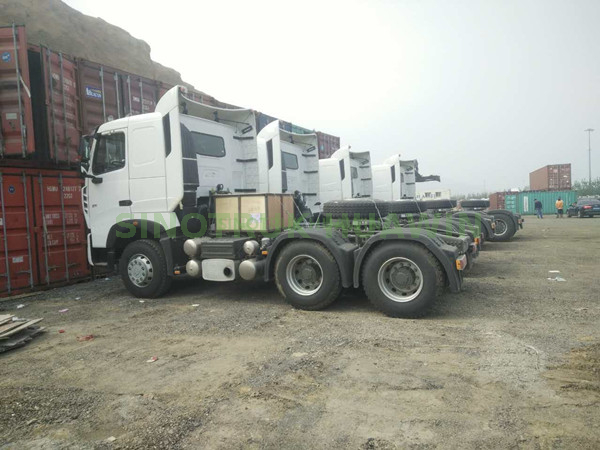 شاحنة جرار Sinotruk A7 6x4 10 Wheels