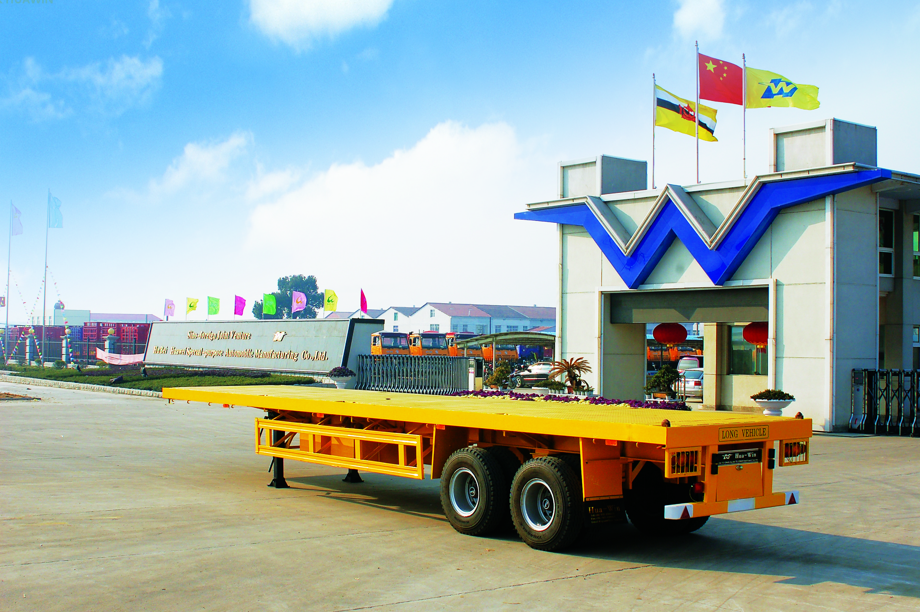 SINOTRUK 40FT 3 Axles Skeletal نصف مقطورة