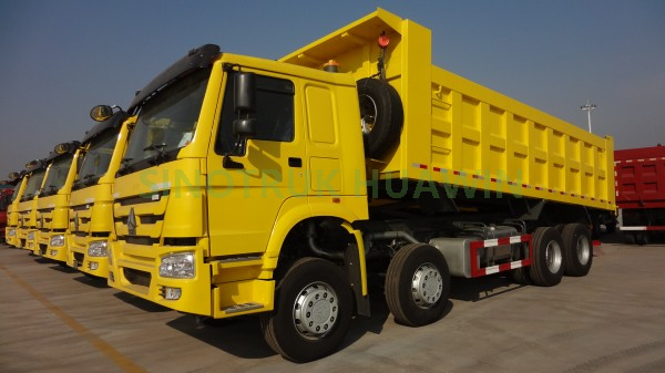Sinotruck HOWO 8X4 40T شاحنة قلابة أمامية