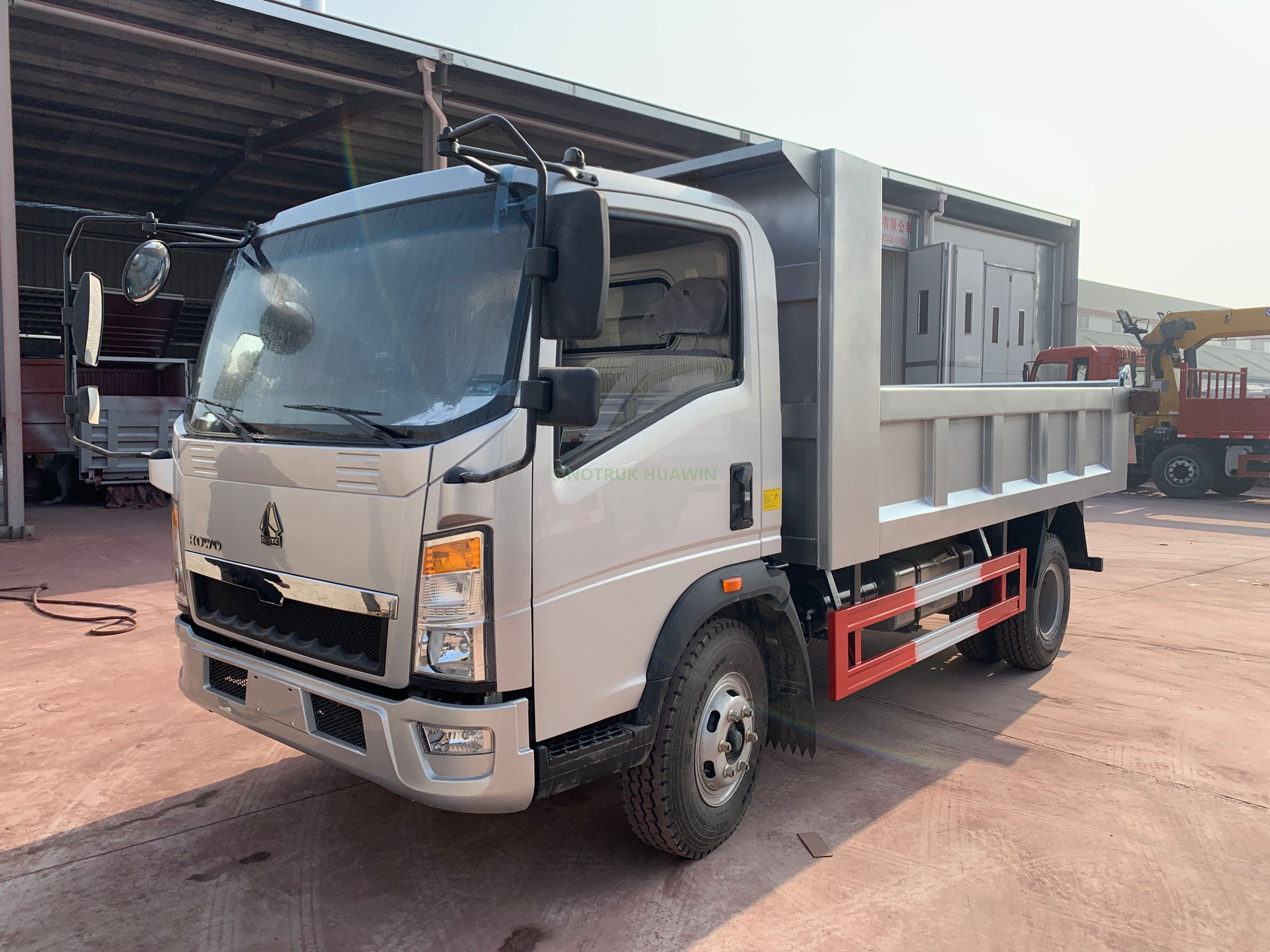 شاحنة قلابة SINOTRUK 4X2 Middle 4T to 10T