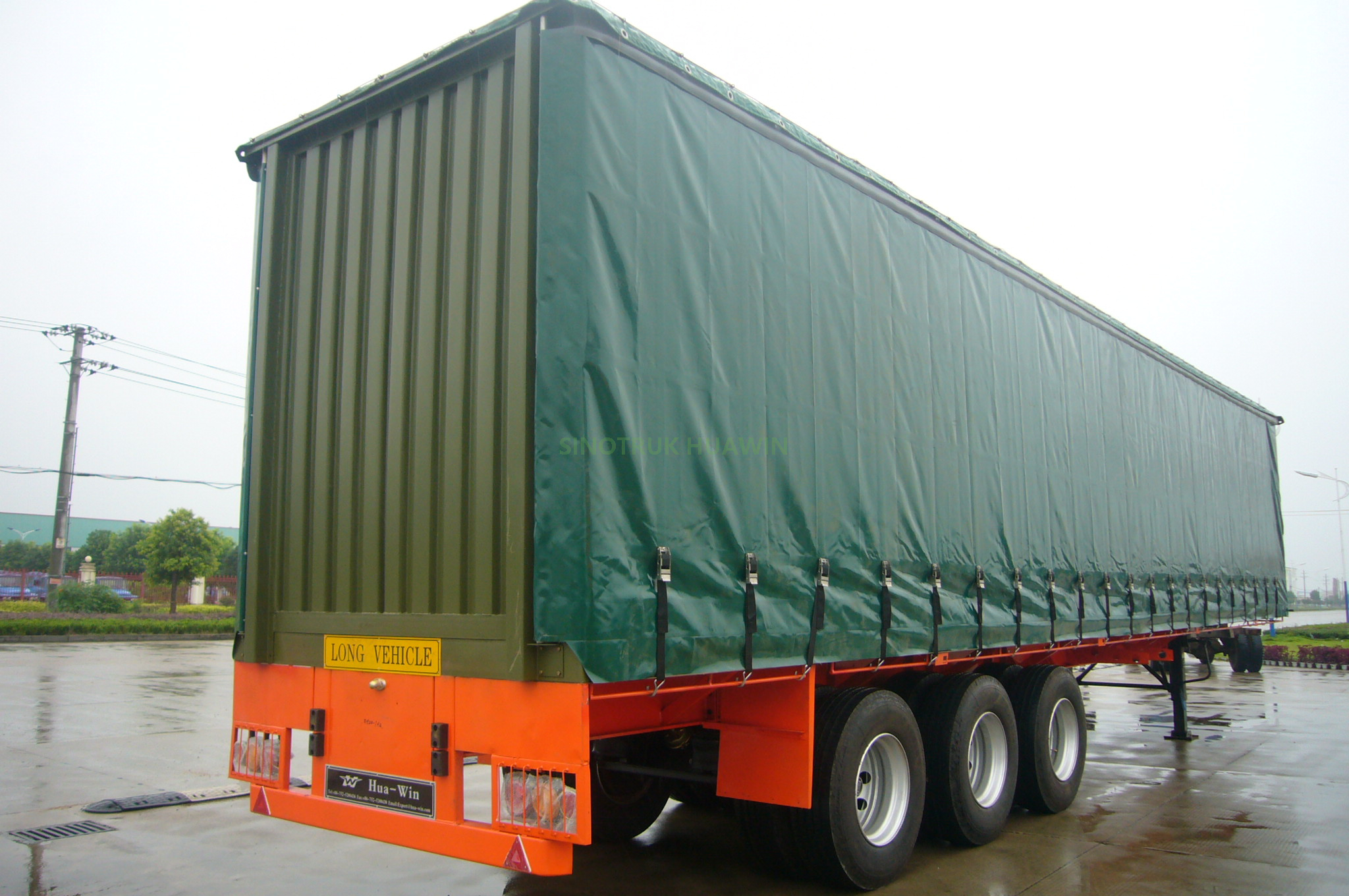 SINOTRUK 40FT 3 Axles Curtain Side نصف مقطورة