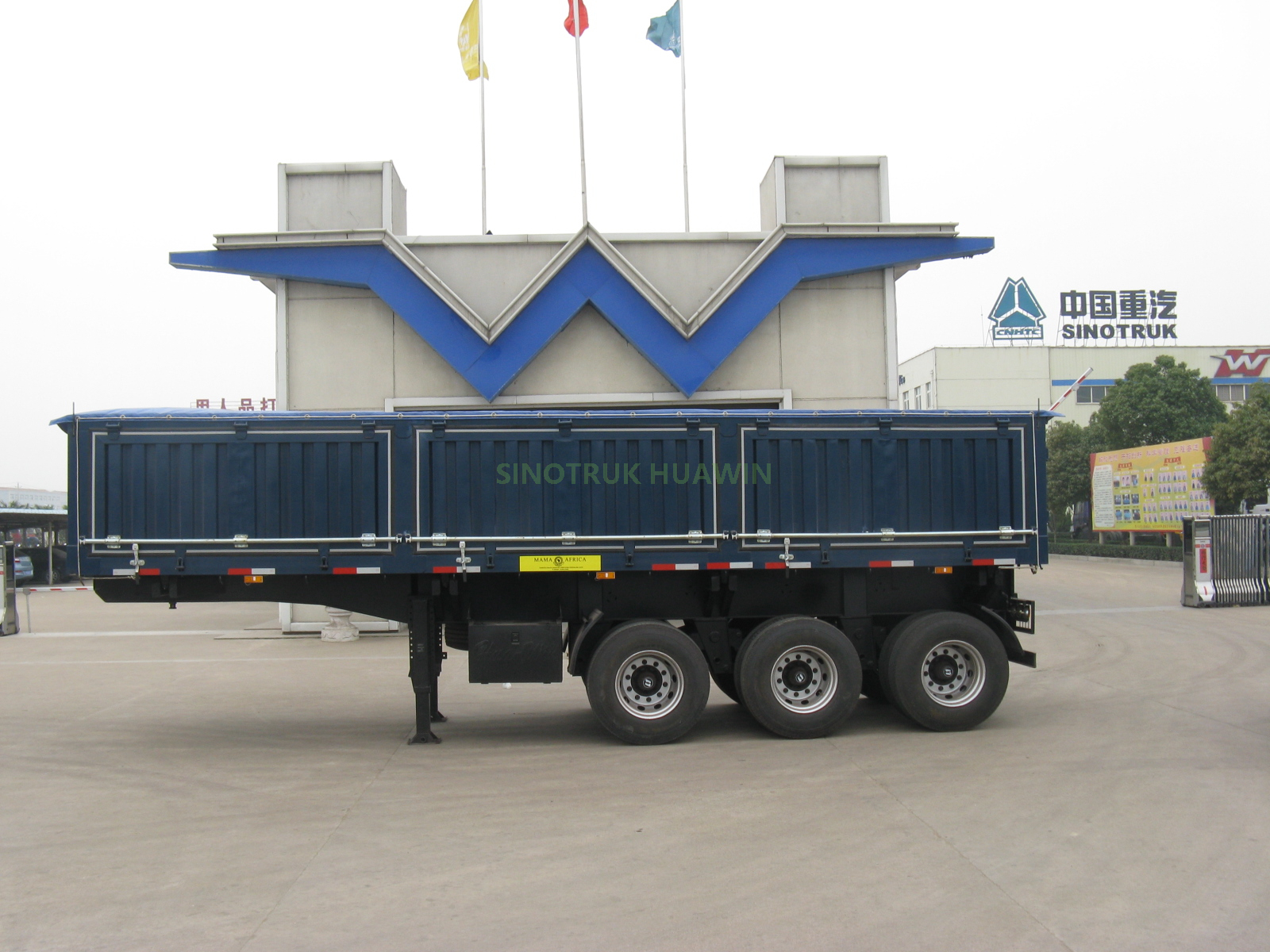 SINOTRUK 3 Axles Side قلابة نصف مقطورة