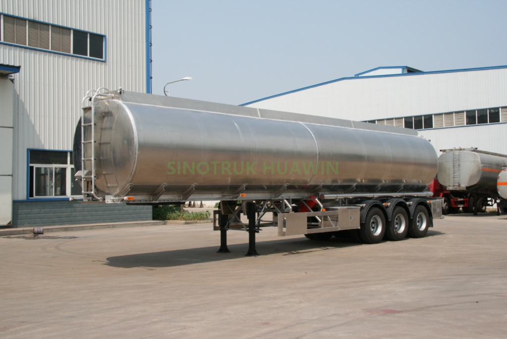 SINOTRUK 3 Axles Aluminium Alloy Fuel Tanker نصف مقطورة